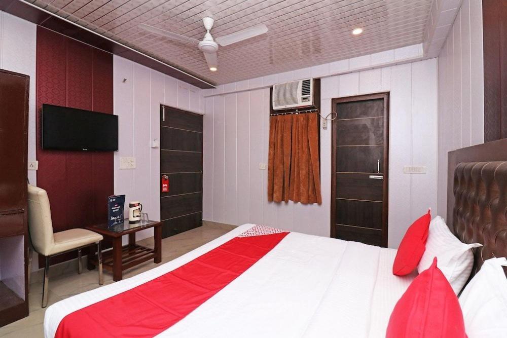 Airport Hotel Runway Nueva Delhi Exterior foto