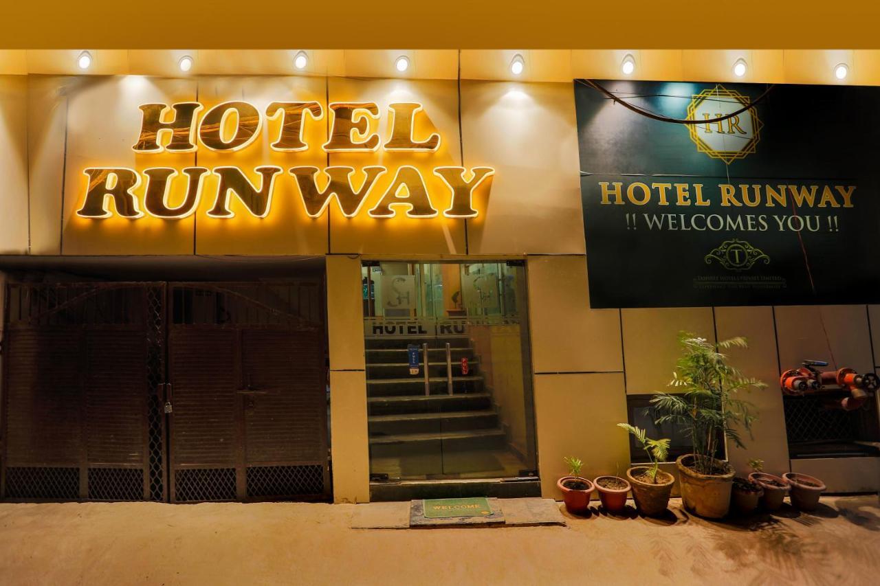 Airport Hotel Runway Nueva Delhi Exterior foto